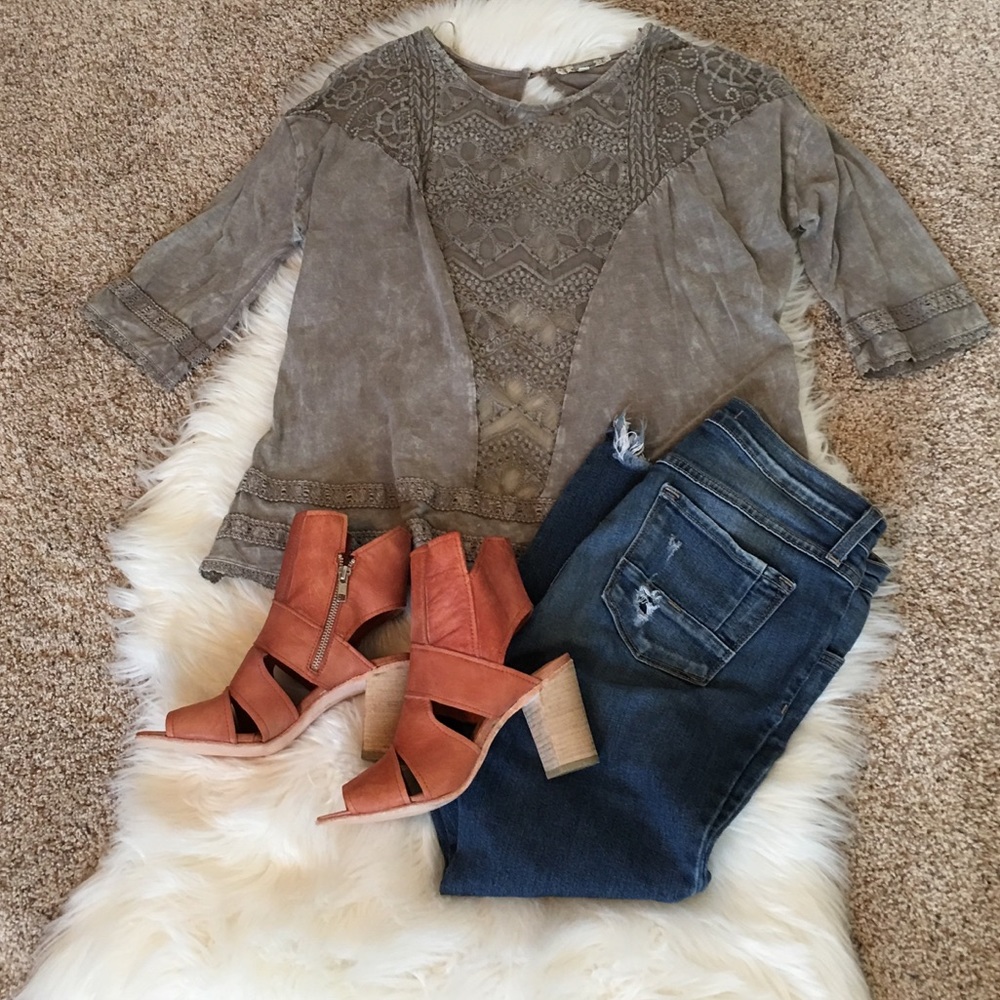 Gimmicks by BKE washed top